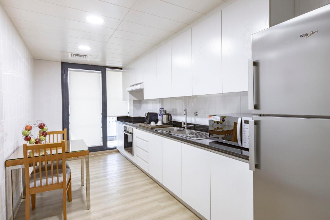 Golden Sands Suites Dubaï Extérieur photo