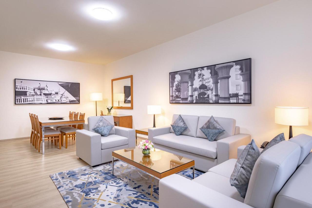 Golden Sands Suites Dubaï Extérieur photo