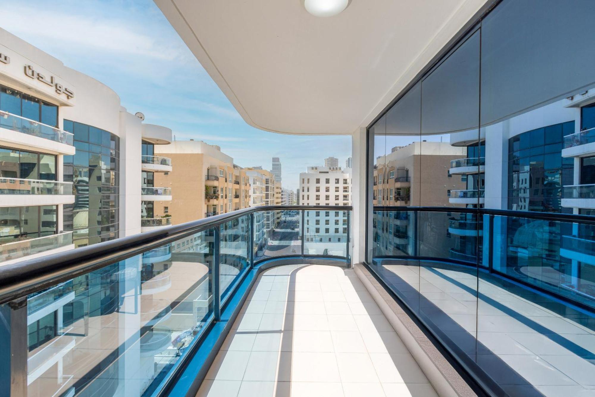 Golden Sands Suites Dubaï Extérieur photo